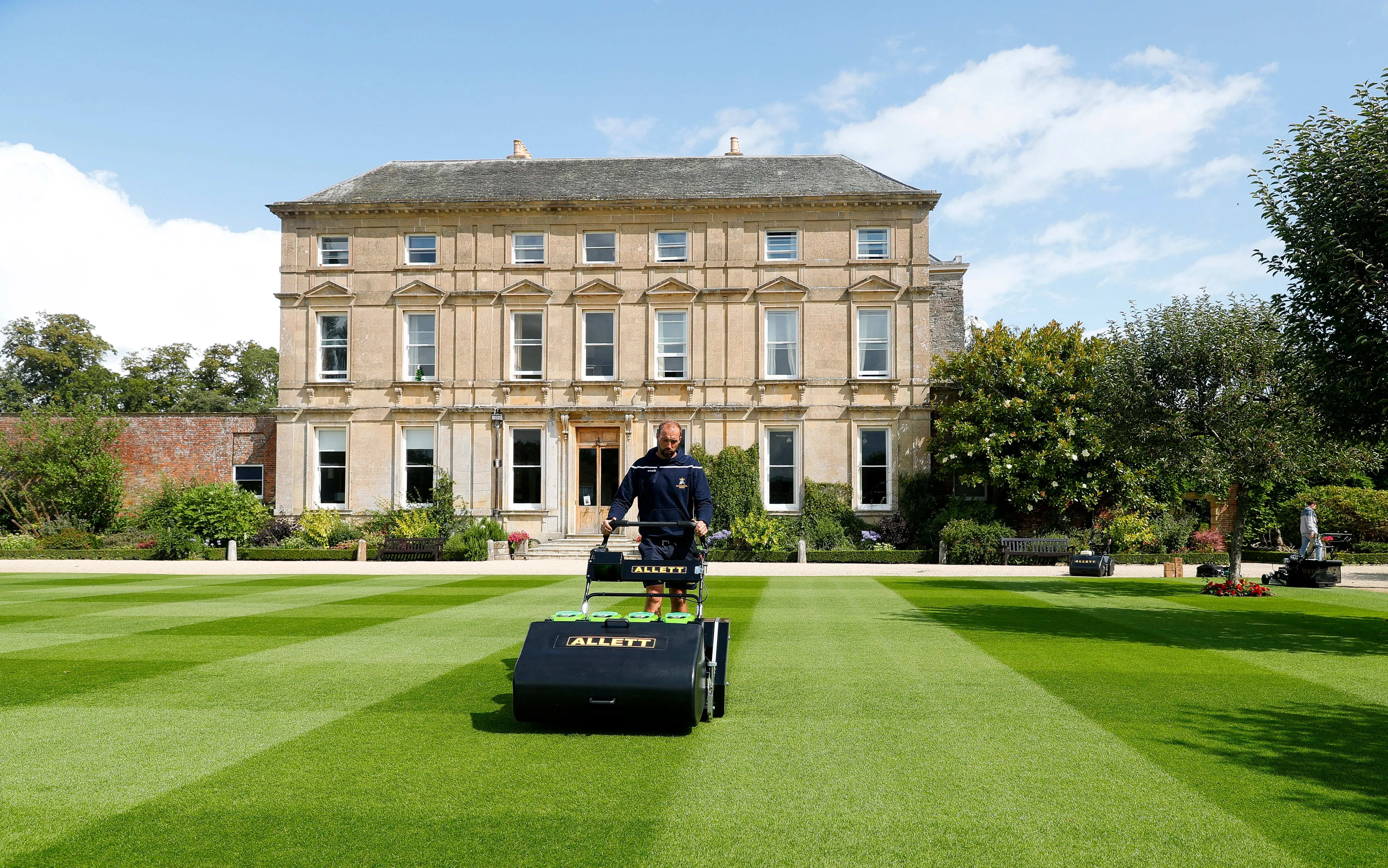 Allett C34/2 Evolution Cylinder Mower (Power-unit with Grassbox)